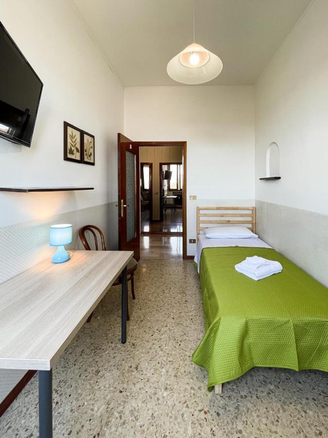 Отель Casa Gramsci - Affitti Brevi Italia Модена Экстерьер фото