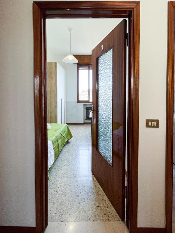 Отель Casa Gramsci - Affitti Brevi Italia Модена Экстерьер фото