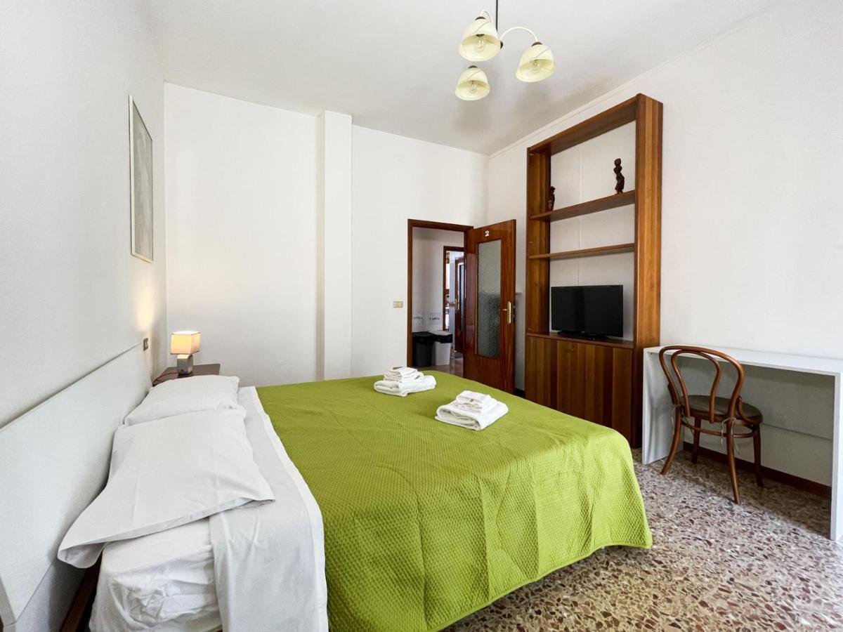 Отель Casa Gramsci - Affitti Brevi Italia Модена Экстерьер фото