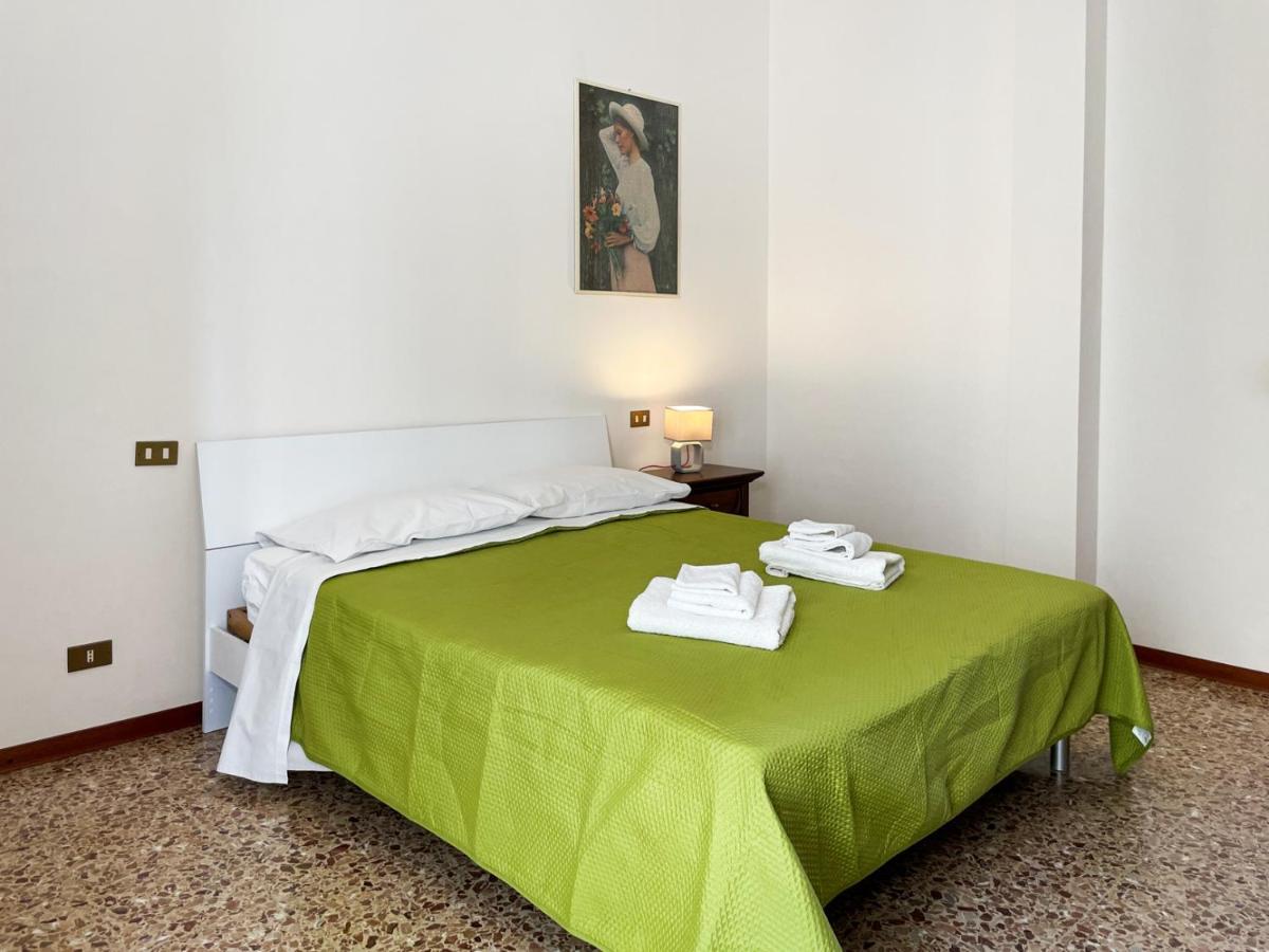 Отель Casa Gramsci - Affitti Brevi Italia Модена Экстерьер фото