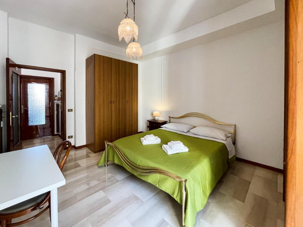 Отель Casa Gramsci - Affitti Brevi Italia Модена Экстерьер фото